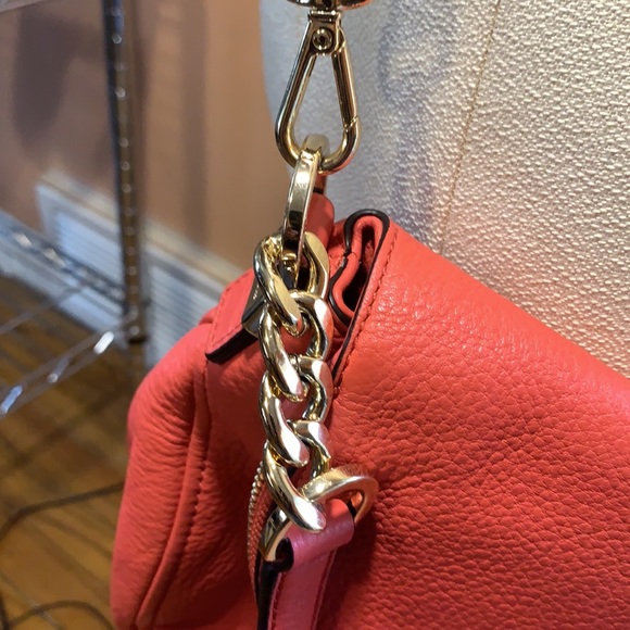 Authentic Michael Kors Leather Crossbody purse - Picture 5 of 11